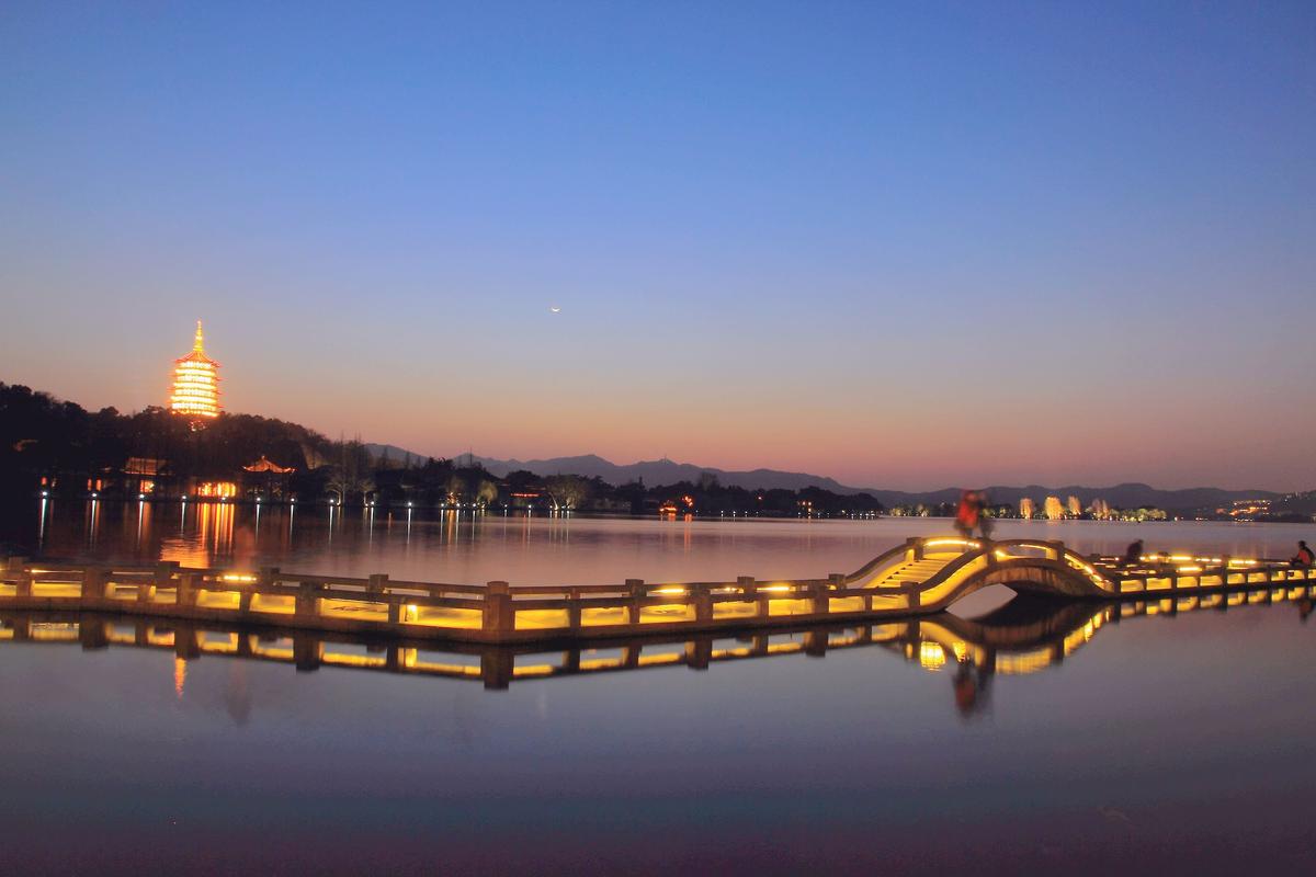 杭州西湖景点有哪些地方叫什么-杭州西湖景点有哪些地方叫什么名字